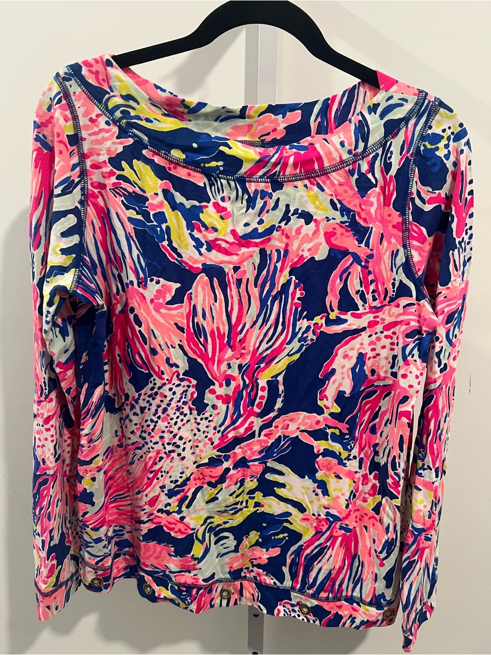 Lilly Pulitzer Jojo Top featuring a vibrant coral reef pattern Size M P2P 21’